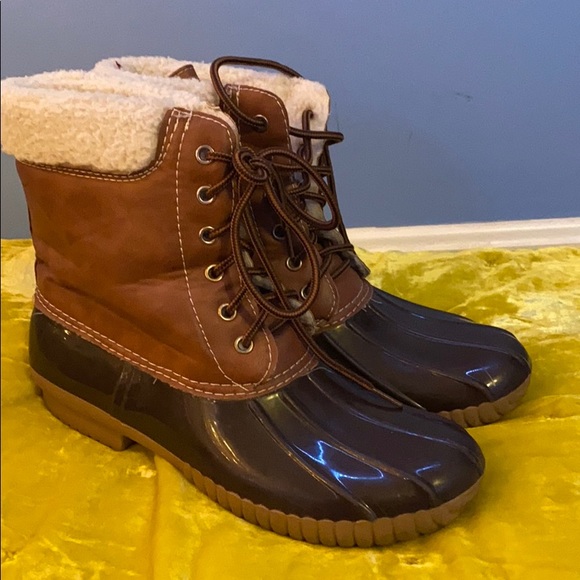 Soft Lace up duck boots - Picture 1 of 3